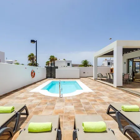 Villa Almudena By
