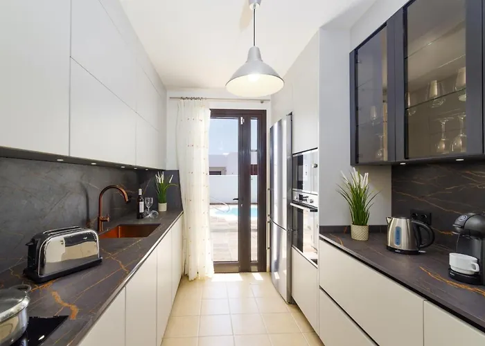 Almudena By * Πλάγια Μπλάνκα