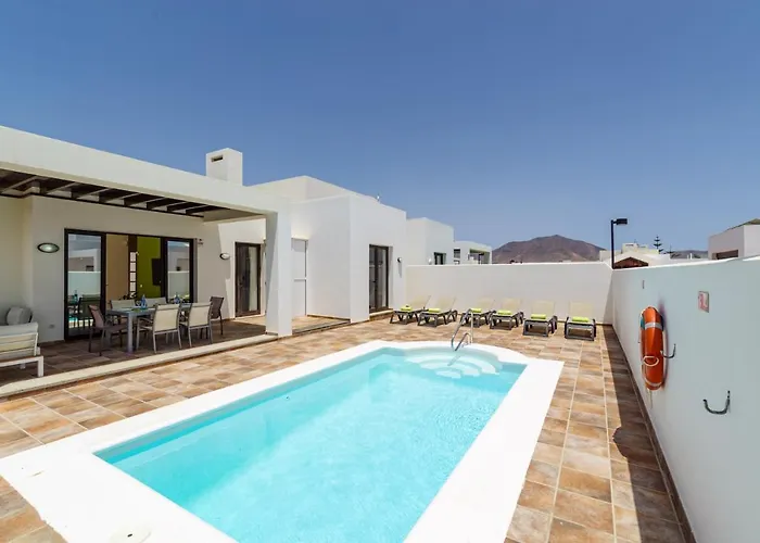 Βίλα Almudena By *