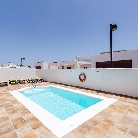 Villa Almudena By *